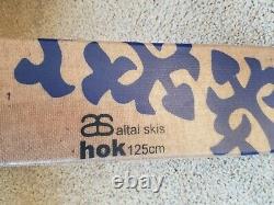 Altai Hok 125 cm cross country skis w universal binding