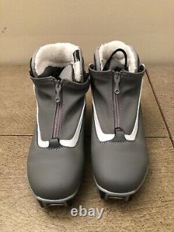 EU 41 1/3 Fits Womens Shoe Size 9 Salomon Pilot Cross Country Ski Boots Shoes DK
