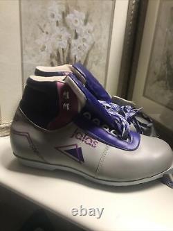 NOS Vintage Men's Size 44 Jalas SNS Cross Country Ski Boots Made in Czech Repub