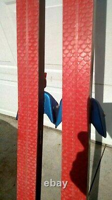 Vintage Trak No Wax Fishscale 210 Cross Country Skis with Rottefella Bindings XC